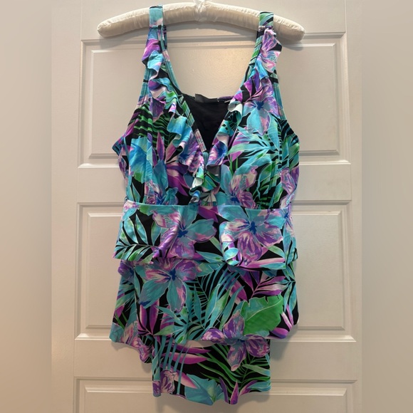 Avenue Other - Avenue Floral Swim Top, sz 22W
